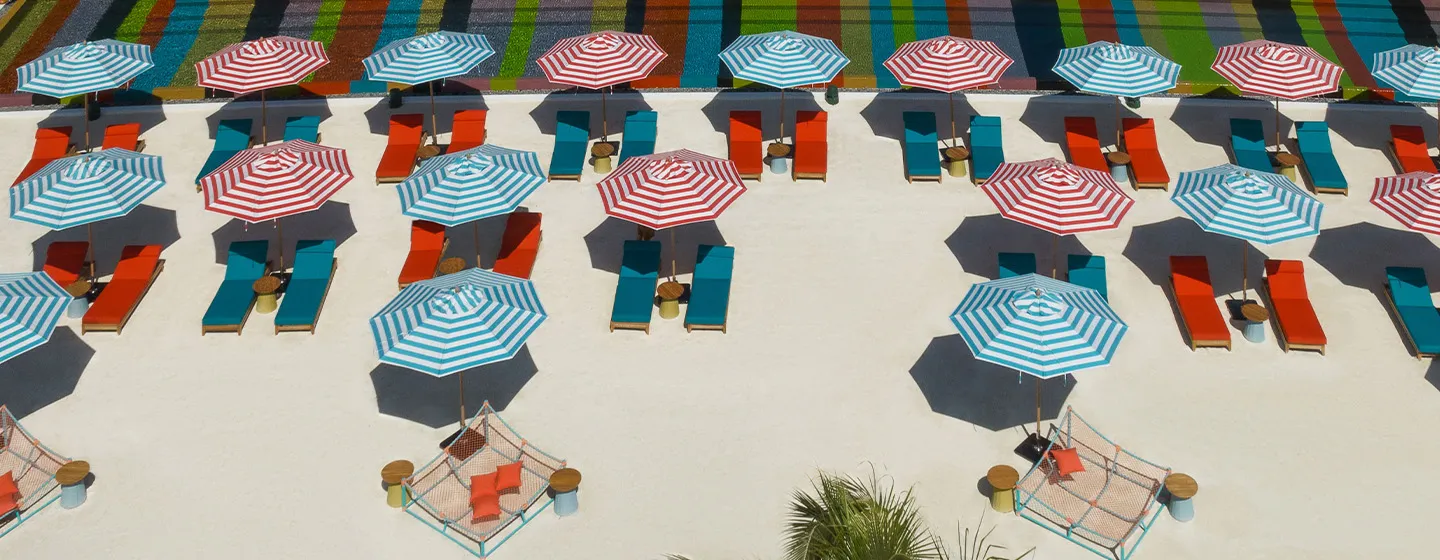 Lazuli Beach Club · Mediterranean & healthy · day to midnight